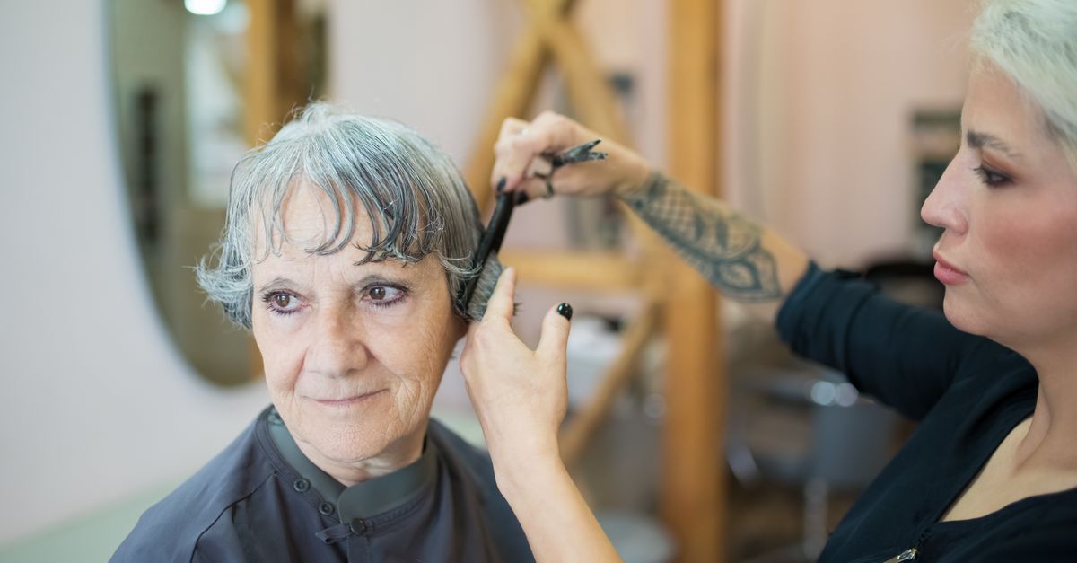 Institut de beauté à Vitrolles avec un site web professionnel affiché sur un écran, ambiance soin et esthétique locale