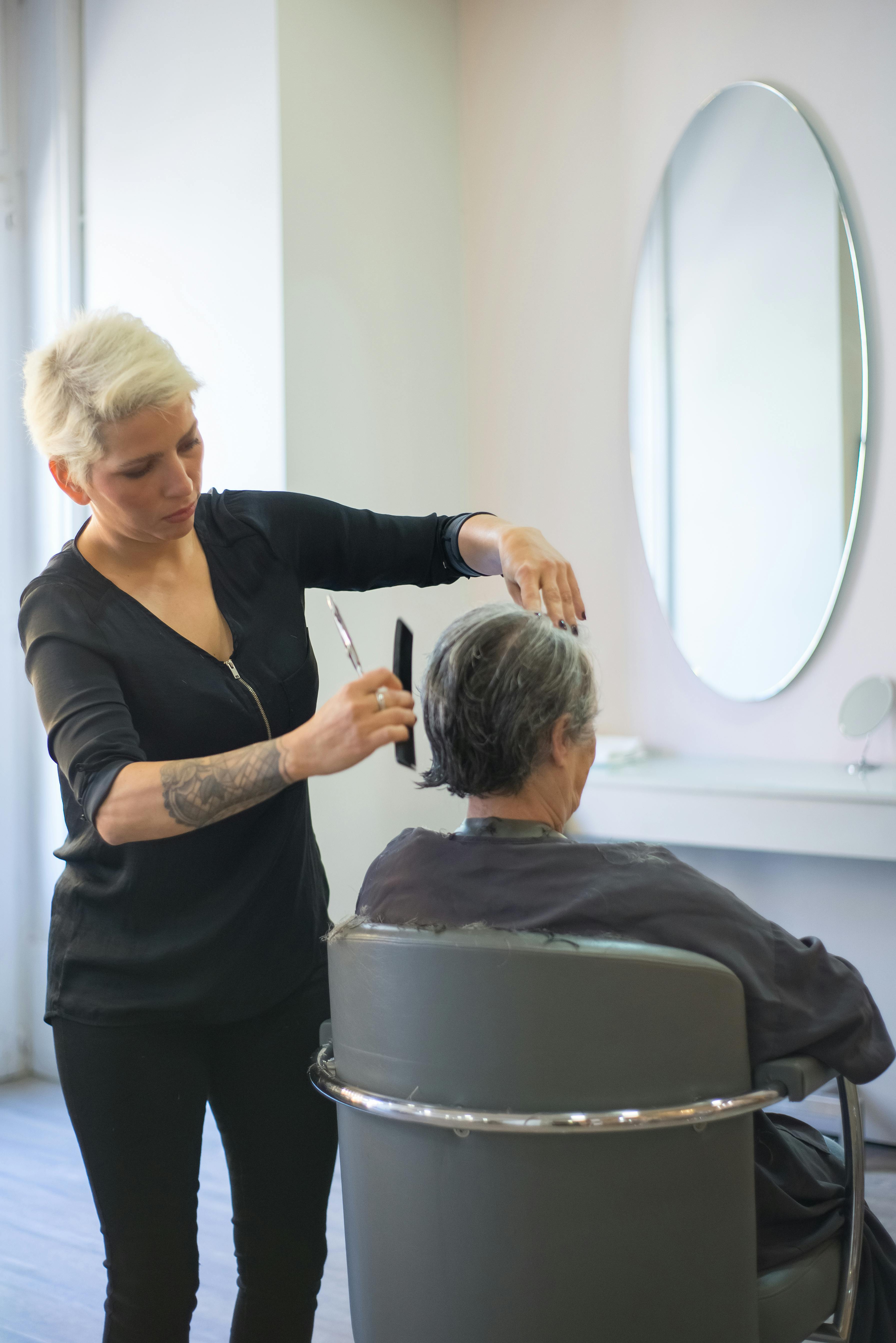 Client senior mulțumit de ClearUp