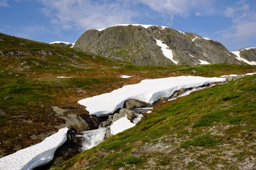 Kostnadsfri bild av bäck, fredlig, gröna berg