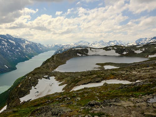 Kostnadsfri bild av bergstopp, blå himmel, gjende