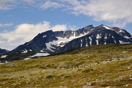 Kostnadsfri bild av äventyr, blå himmel, klättra