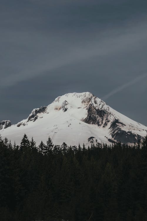 Бесплатное стоковое фото с вертикальный выстрел, гора, живописный