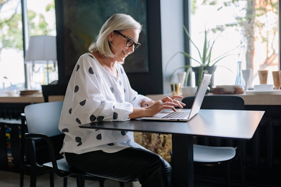 How Baby Boomers Can Work Remotely from the Internet