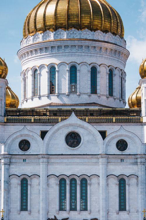 Free Close-up of an Orthodox church facade with golden domes in Moscow. Stock Photo