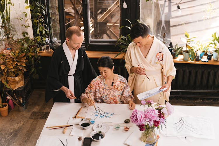 People In Kimonos Learn Drawing In Studio