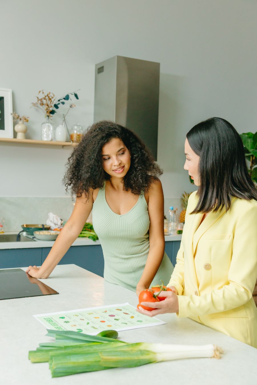 Nutritionist guiding a client through healthy food choices