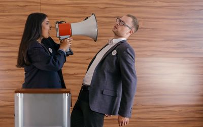 Lãnh đạo ly khai Alberta Rath đối mặt khoản nợ 109 triệu đô la từ nhà đầu tư Mỹ