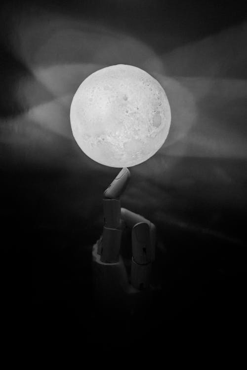 White Illuminated Moon Lamp