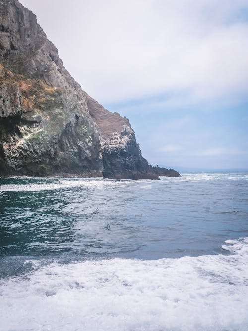 Gratis arkivbilde med bølger, rock fjellet, sjø Arkivbilde