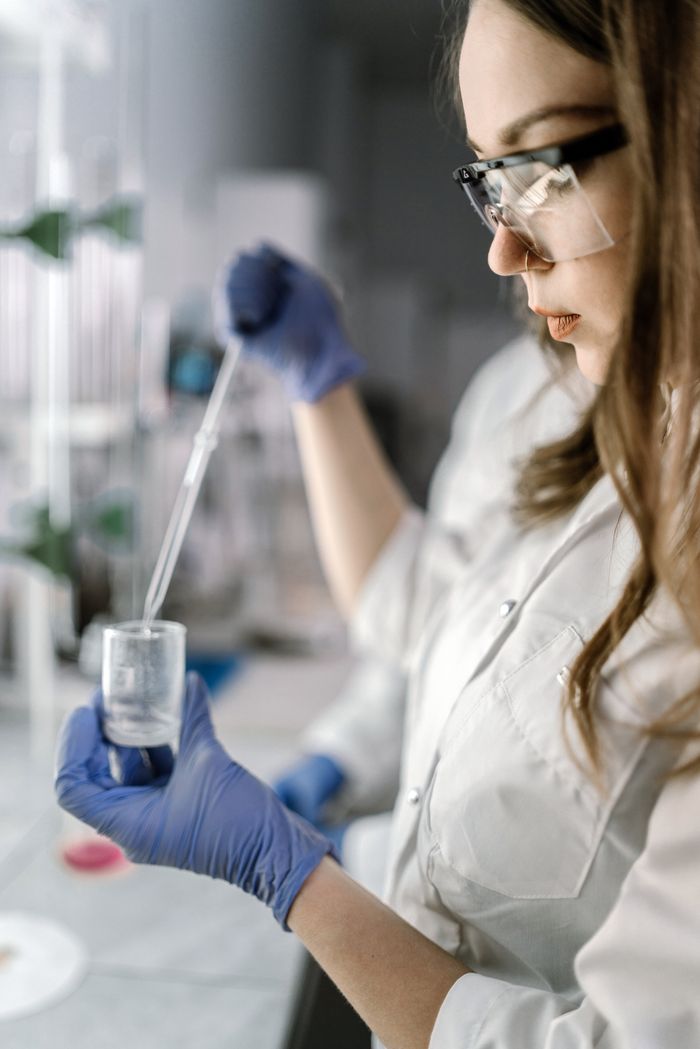 Pathology sample review at lab bench