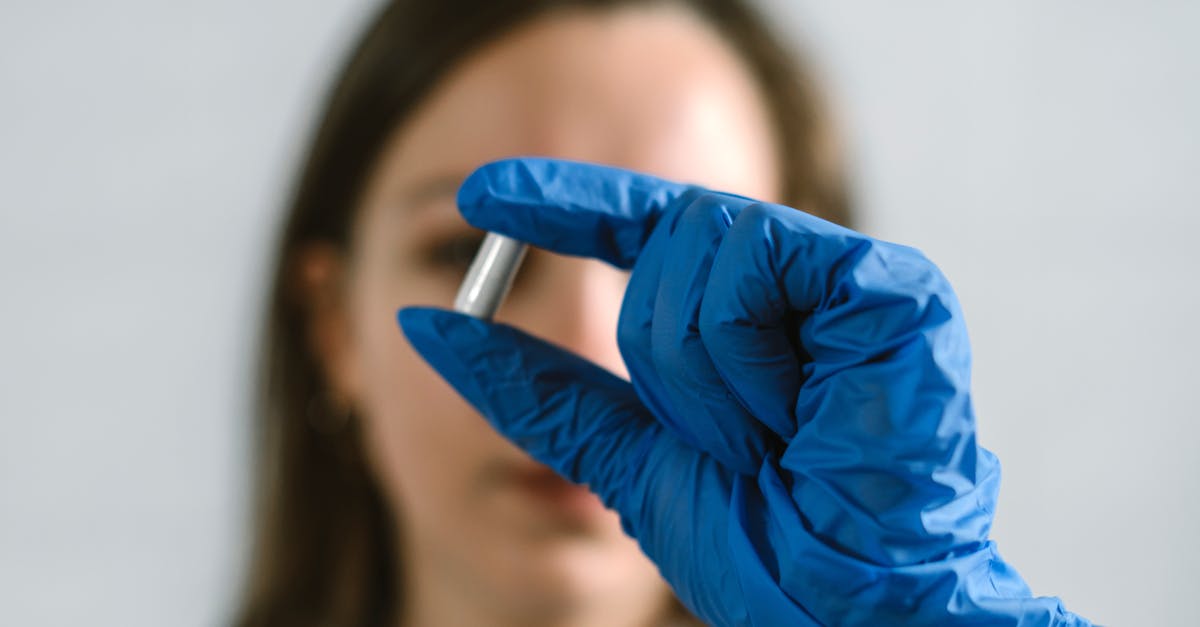 How much does a forensic scientist get paid a year
