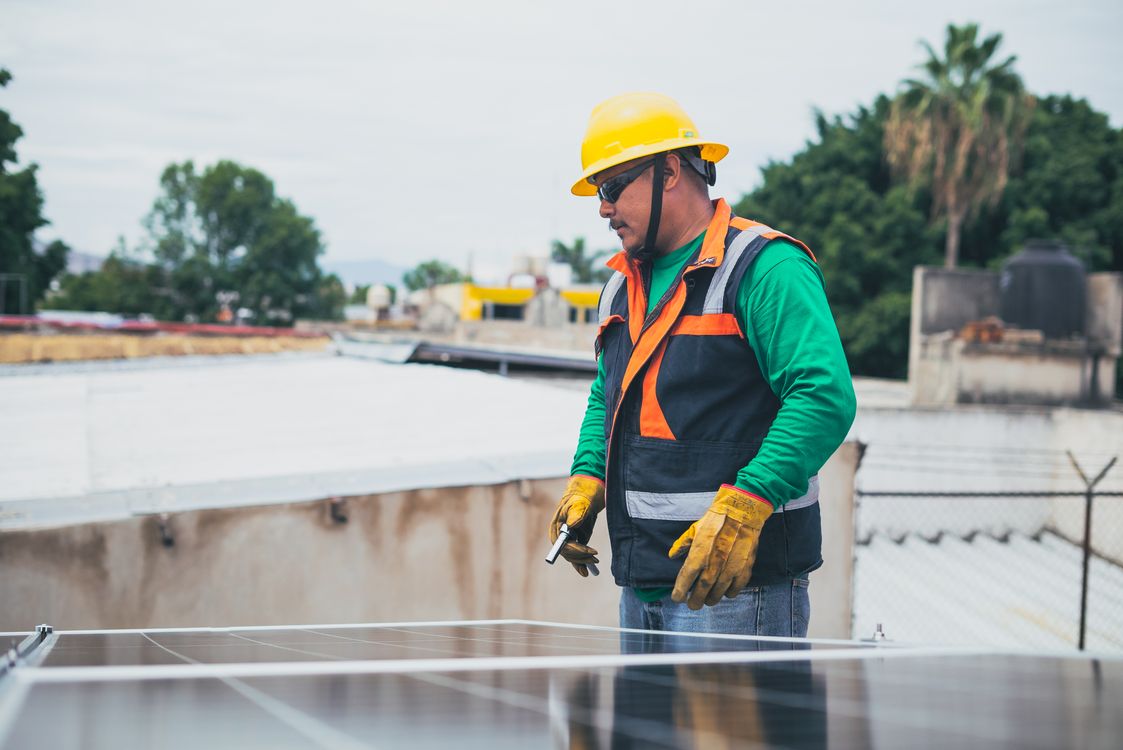 5 Signs Your Solar Panels Need Professional Maintenance