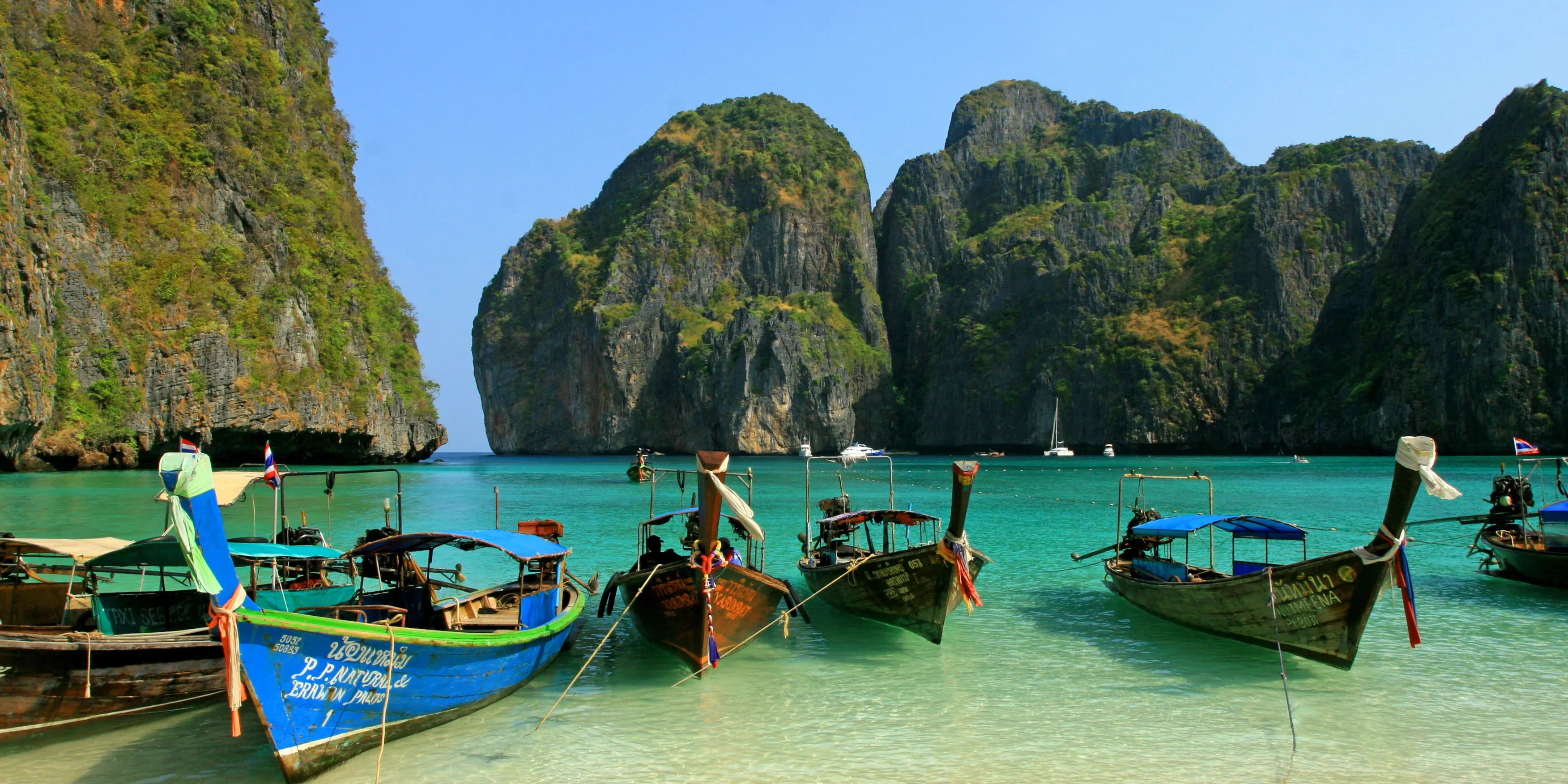 Phuket Phi Phi Day Trip with a Private Longtail Boat — photo 1