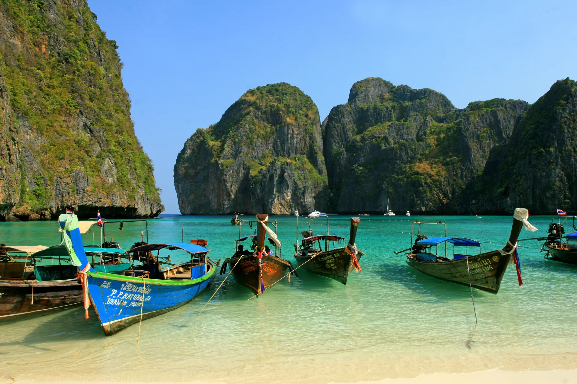 Phuket Phi Phi Day Trip with a Private Longtail Boat