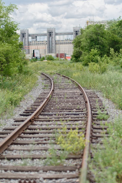 Gratis stockfoto met spoorlijn, treinstation, verticaal schot