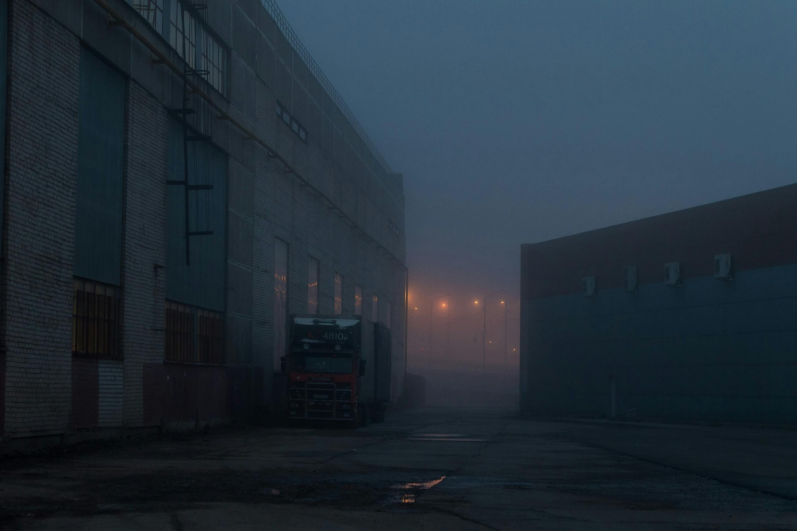 The Unbranded Brand: How Grey Gradient Defines Itself by What It Isn't