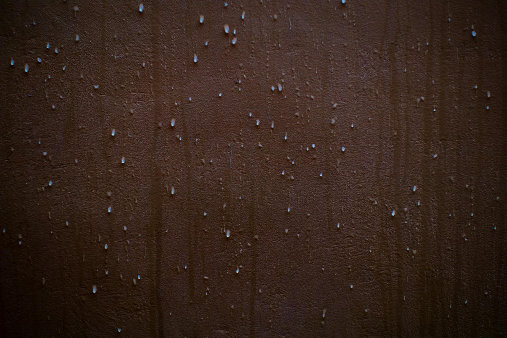 Water Drops on a Wall