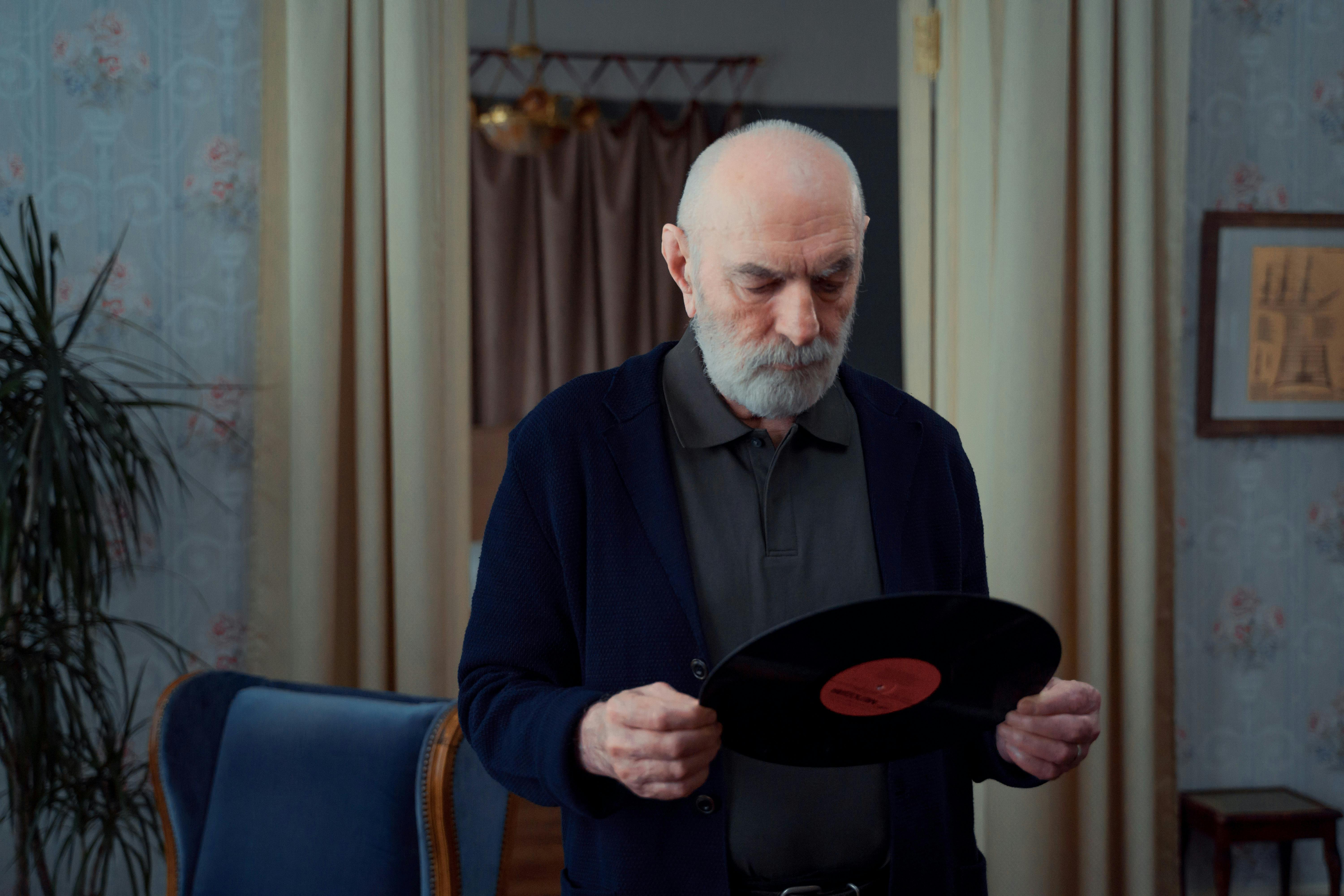 Vintage Vinyl Collecting Tips for Enthusiasts