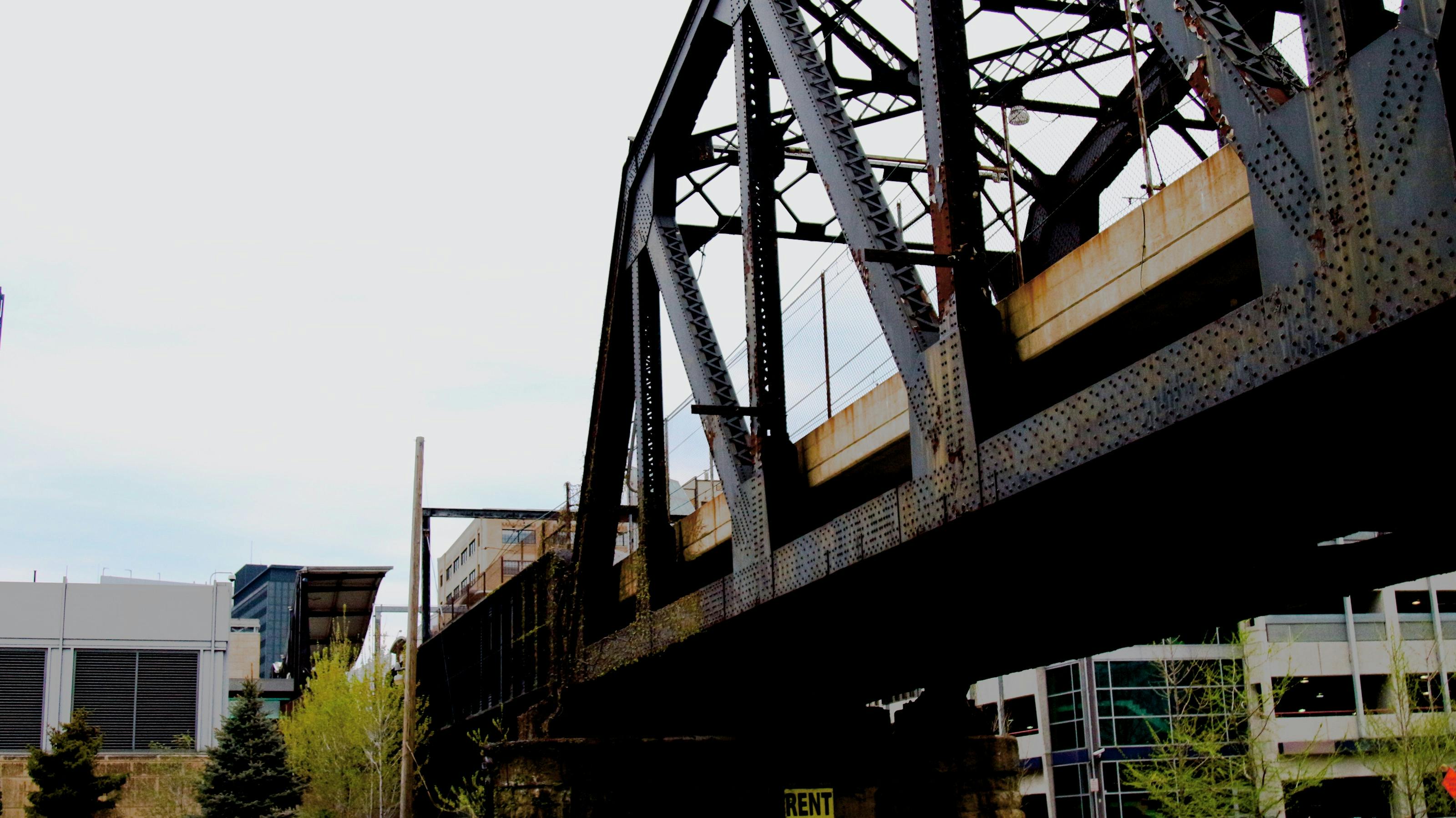 Steel Bridge during Nightime · Free Stock Photo