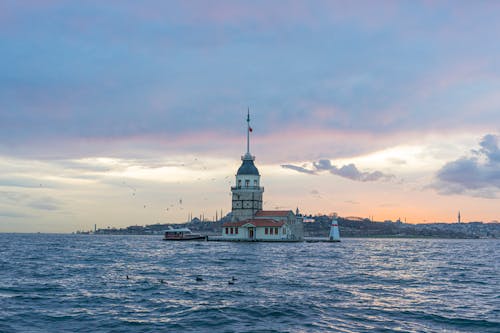 Photo of Maiden's Tower at Daytime