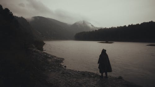 Photos gratuites de aube, eau, échelle des gris