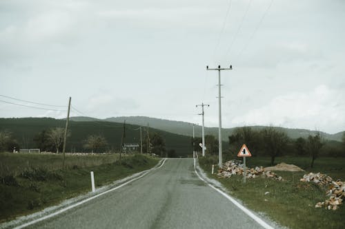 Fotos de stock gratuitas de autopista, carretera asfaltada, cielo gris