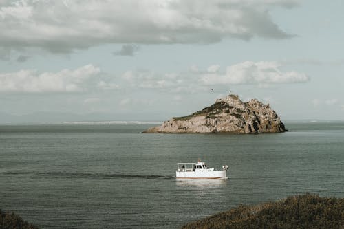 Fotobanka s bezplatnými fotkami na tému dopravný systém, loď, more