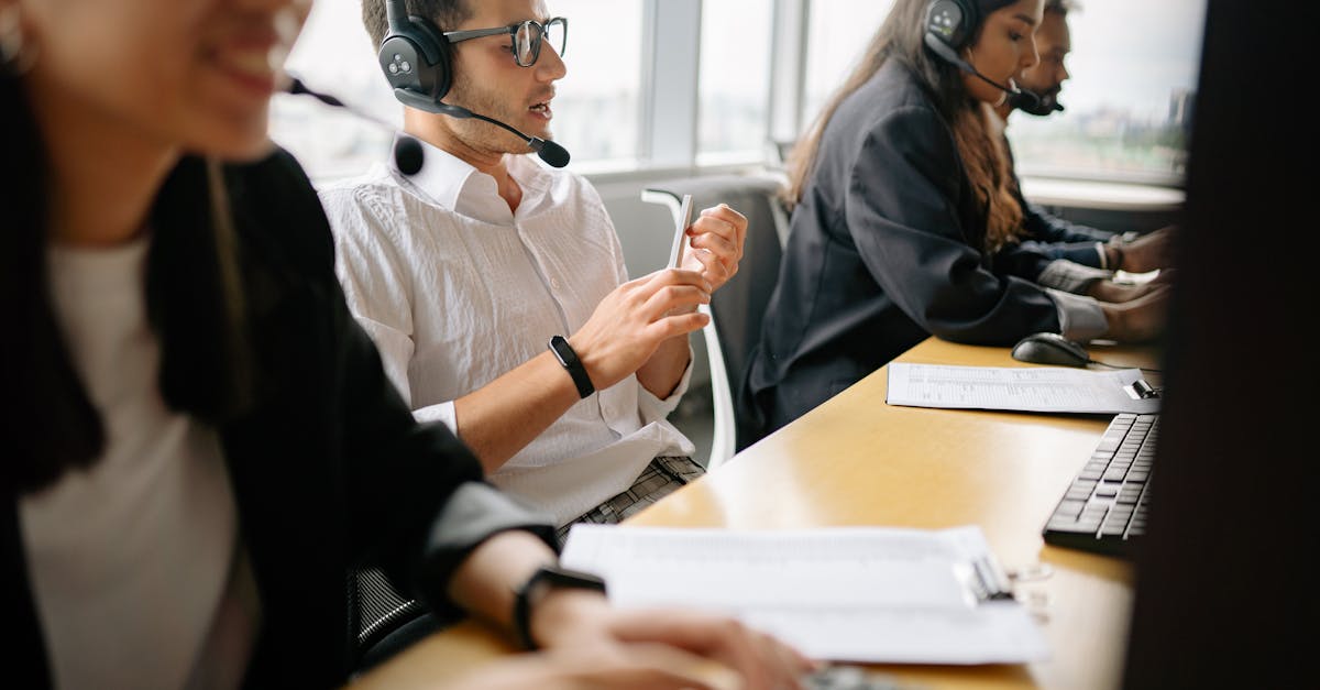 ¿Qué diferencia a una empresa “rápida” de una empresa “resolutiva” en atención al cliente? ¿Qué diferencia a una empresa “rápida” de una empresa “resolutiva” en atención al cliente?