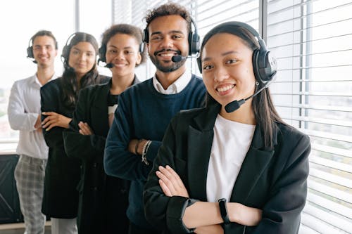 Photos gratuites de agenten de call center, centre d'appel, content