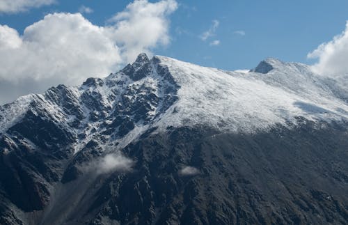 大雪覆蓋, 岩石的, 白色的雲 的 免費圖庫相片