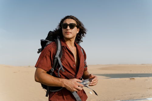 Foto d'estoc gratuïta de aventura a l'aire lliure, caminada, camisa amb botons