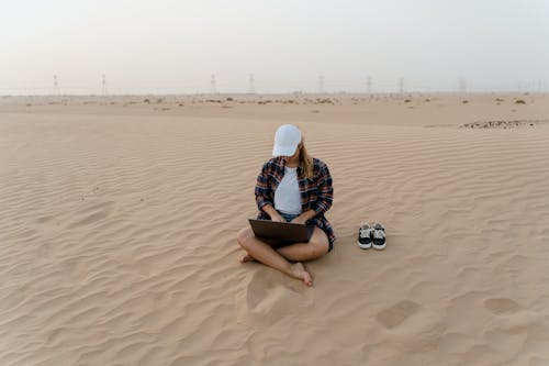Ilmainen kuvapankkikuva tunnisteilla aavikko, digitaalinen nomadi, Dubai Kuvapankkikuva