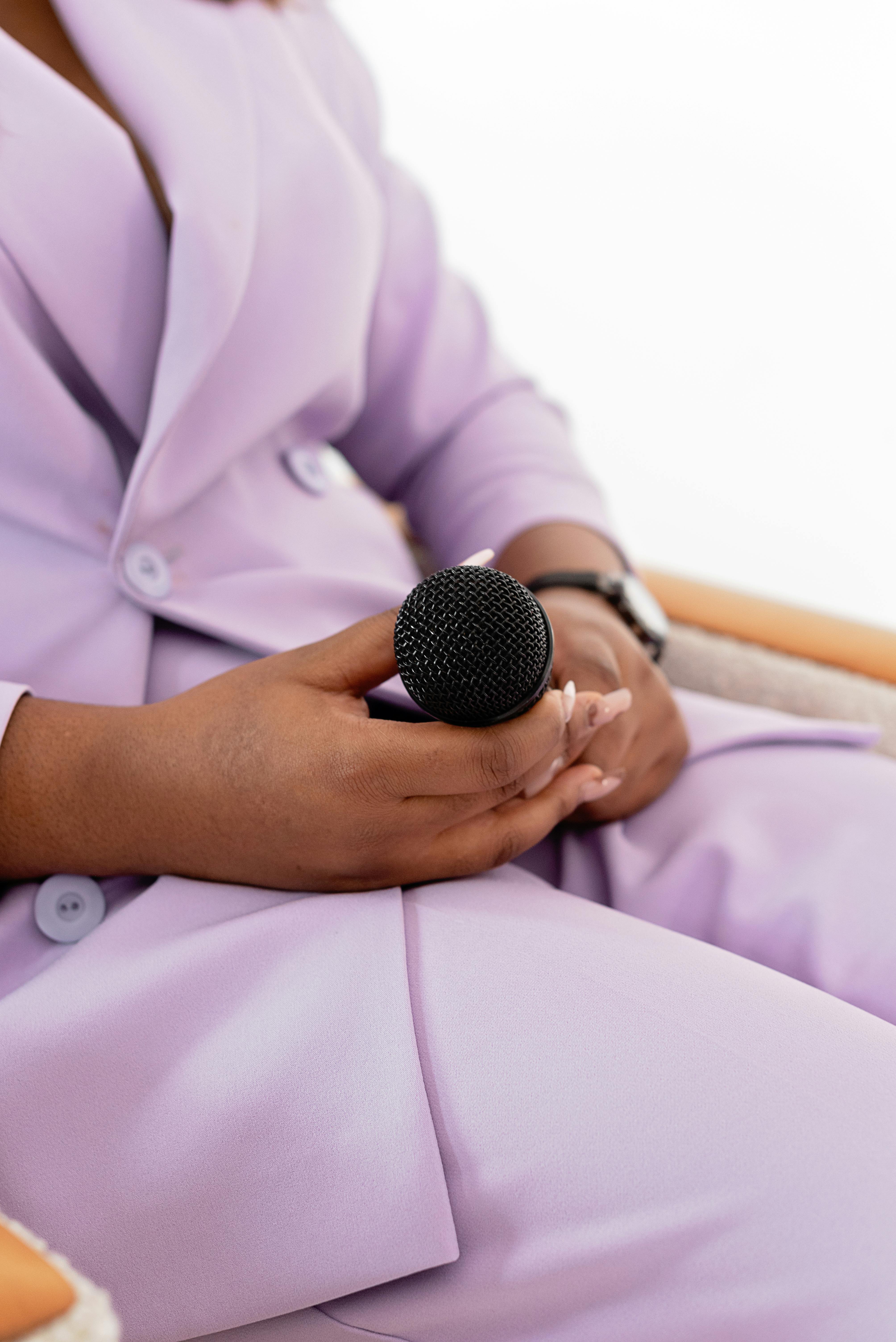 Reprezentanții SUA susțin conferință de presă alături de supraviețuitorii abuzurilor Epstein