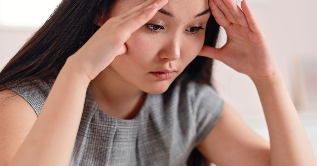 Xử lý cơn hoảng loạn trong phòng thi khi bị “trắng não”: quy trình 5 bước ngay tại bàn thi