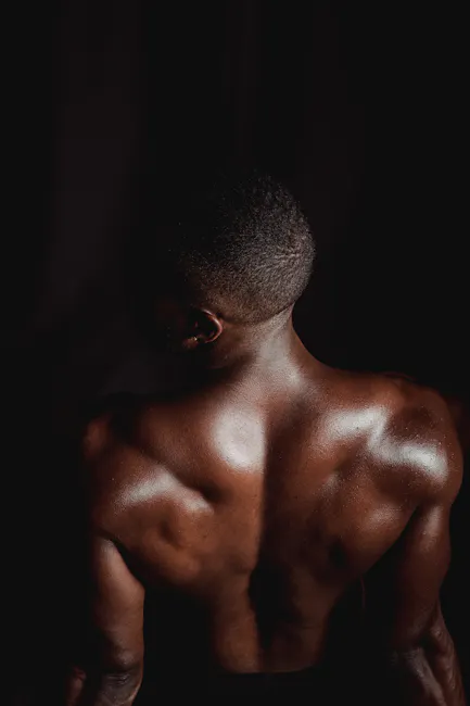 Strong shoulders workout demonstration for fitness enthusiasts