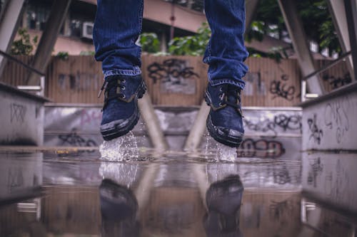 Fotos de stock gratuitas de agua, aire, calzado