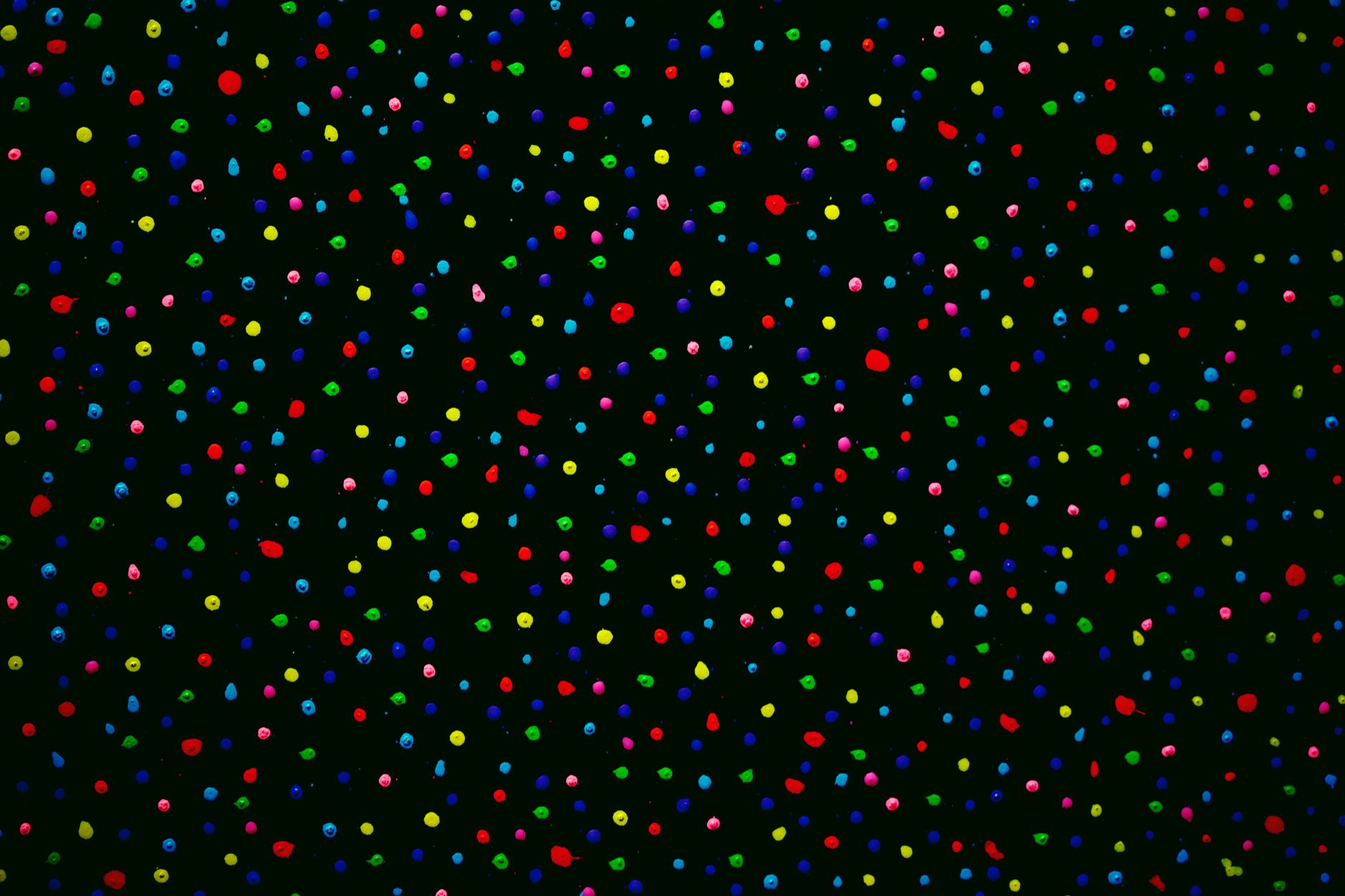 Yayoi Kusama'nın puantiyeli balkabağı heykeli