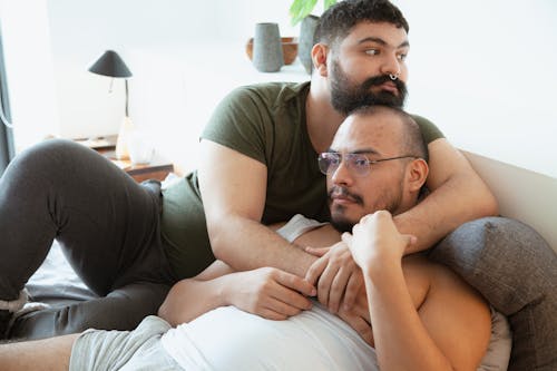 Fotobanka s bezplatnými fotkami na tému byť spolu, gay, homosexuálny pár