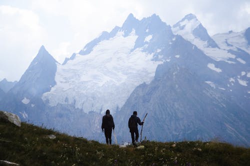 Foto d'estoc gratuïta de constipat, d'esquena, fent excursionisme