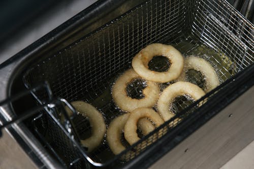 Culinary Trend: Air Fryers Take Over Cloudy Kitchens