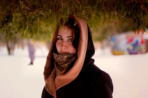 Free Photo of a Woman Near Green Grass Stock Photo