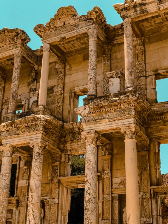 Ruins of an Ancient Building · Free Stock Photo