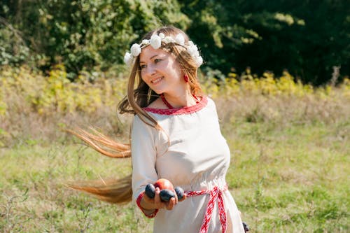 Gratis lagerfoto af blomsterkrone, frugter, glad