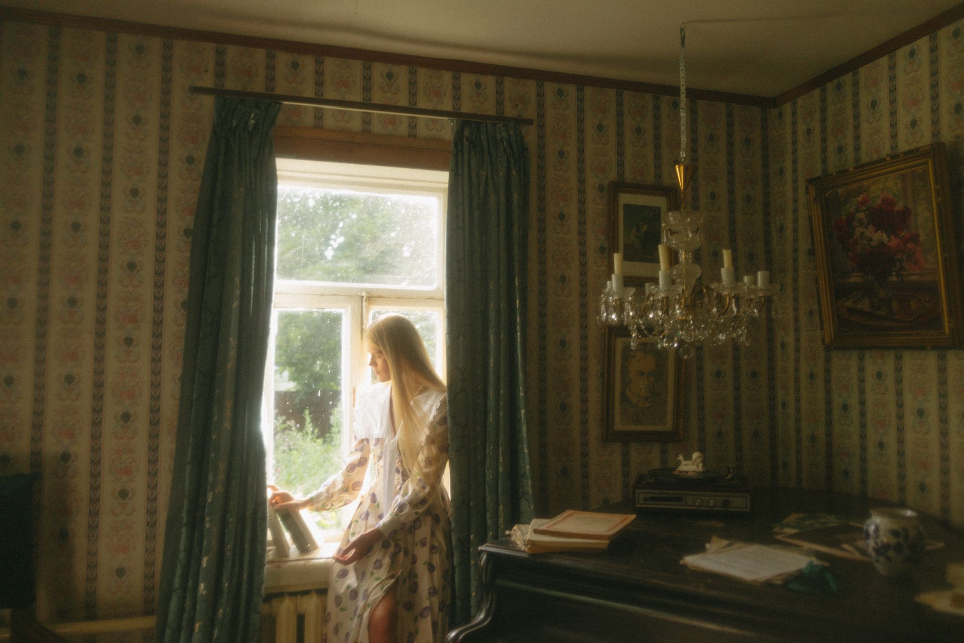 White and Brown Window Curtain