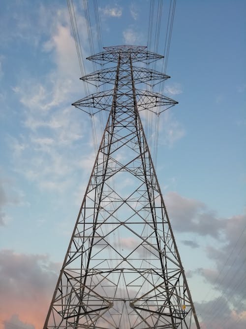 Fotobanka s bezplatnými fotkami na tému elektrická energia, elektrické vedenia, káblové drôty