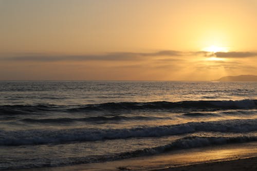 Ilmainen kuvapankkikuva tunnisteilla aallot, aamu, auringonlasku