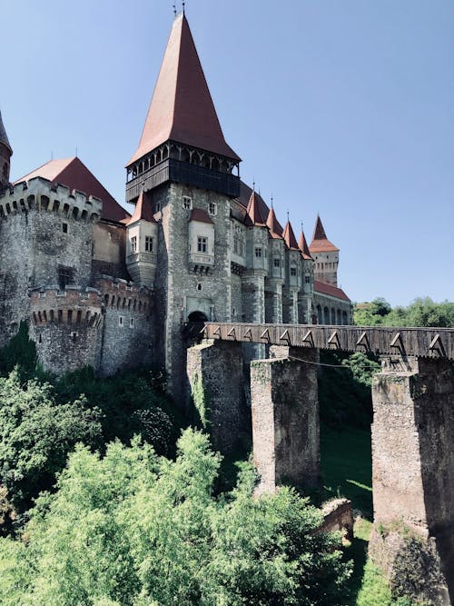 Darmowe zdjęcie z galerii z atrakcja turystyczna, castelul corvinilor, cel podróży