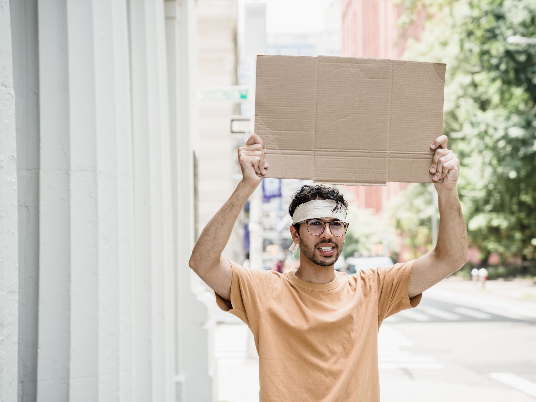 Llandyrnog — student move with boxes and a van