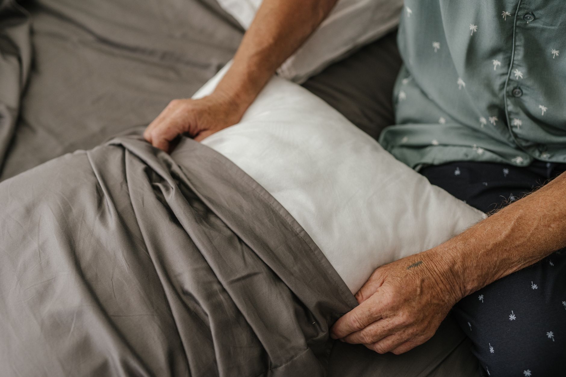 Best Grounding Pillowcases 2026: Silver, Cotton & King Size