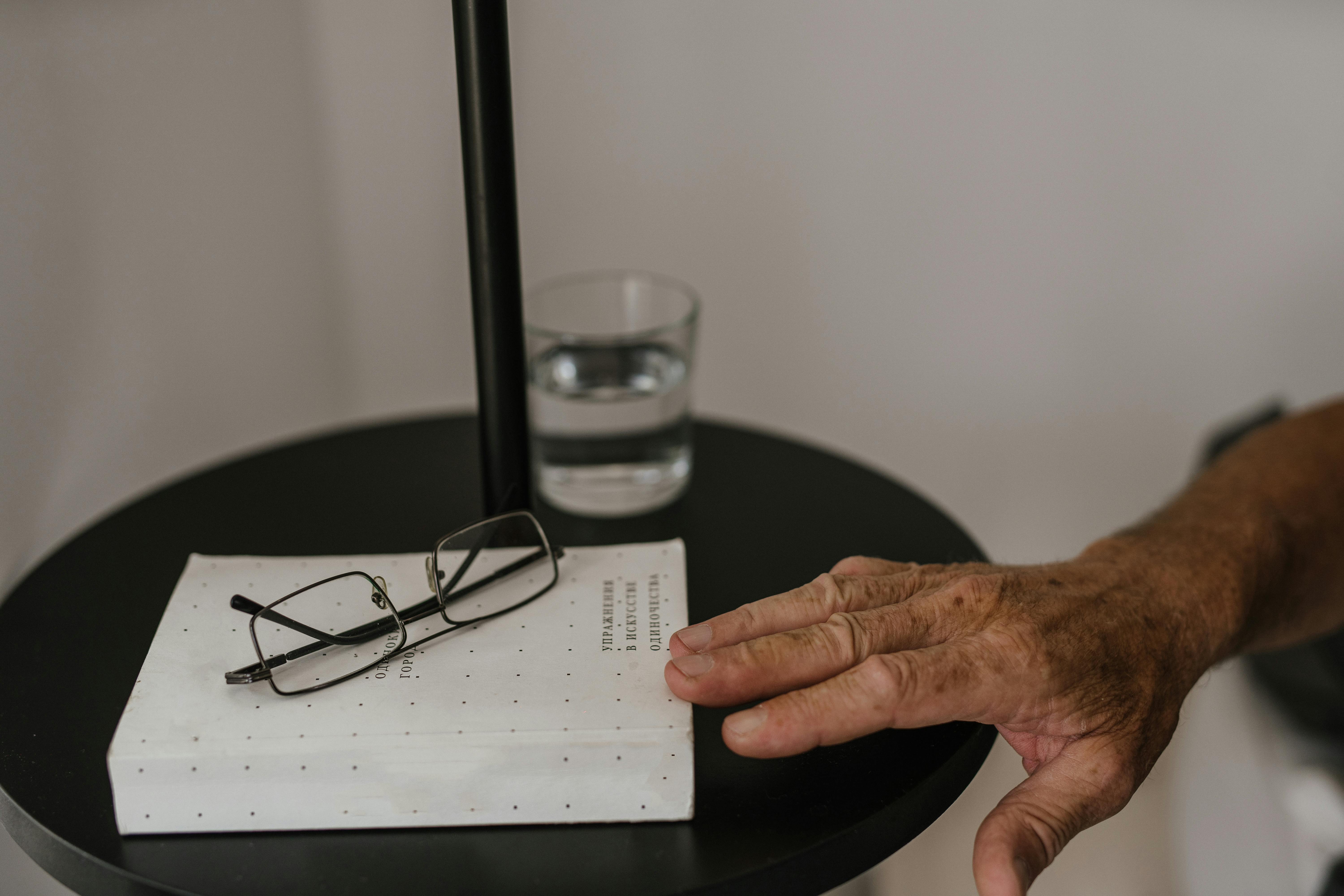 Space-saving table with adjustable height and ergonomic design